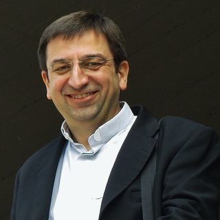 Il parroco don Maurizio Cantù