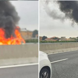 L'auto in fiamme sulla A8 (foto tratta da IlSaronno.it)