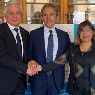 Mauro Temperelli, il presidente Mauro Vitiello ed Anna Deligios