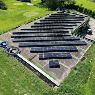 Varese sempre più rinnovabile: Acinque porta il fotovoltaico al Golf Club