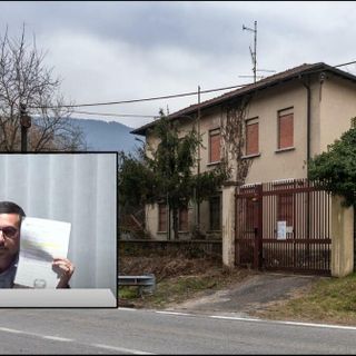 L'ex caserma dei carabinieri di Fornasette e nel riquadro il consigliere Davide Cataldo