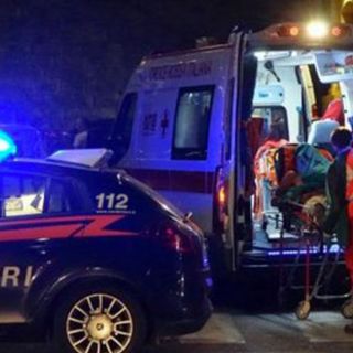 Milano: giovane accoltellato e rapinato in strada