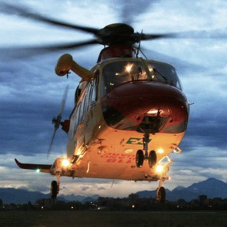 Incidente tra auto nel Comasco: una donna gravemente ferita