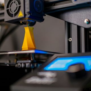 Produzione Ibrida: La Rivoluzione Industriale che Unisce Stampa 3D e Lavorazioni Tradizionali
