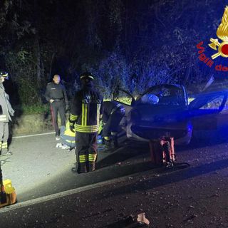 Le immagini del grave incidente stradale di stanotte a Germignaga