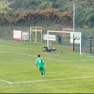 Il rigore del 2-1 che affossa il Varese