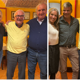 A sinistra Chicco Prati tra Vito de Lorentiis, Ernestino Ramella e Mario Grotto, amici di tante avventure in biancorosso, e a destra con i figli