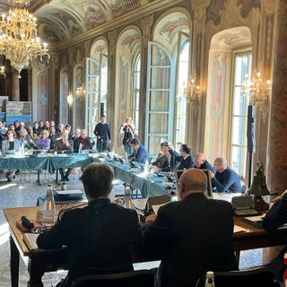 La seduta straordinaria del consiglio comunale di Varese di sabato mattina dedicata al Famedio