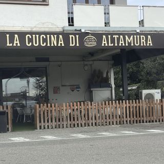 Allerta furti nei negozi di viale Borri. Nel mirino anche la "Cucina di Altamura"