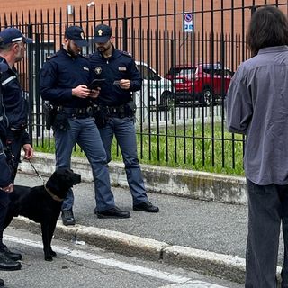 Ancora controlli anti droga nelle scuole: in azione il "cane poliziotto" Zorro