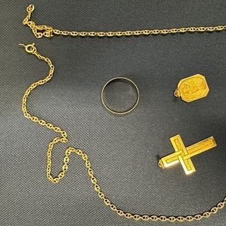 Luino, donna delle pulizie deruba un anziano dei gioielli in oro e anche della fede nuziale