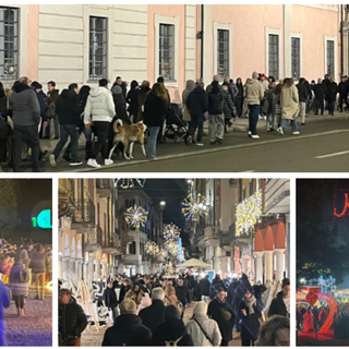 Un muro di gente in centro e ai Giardini delle Meraviglie ieri a Varese