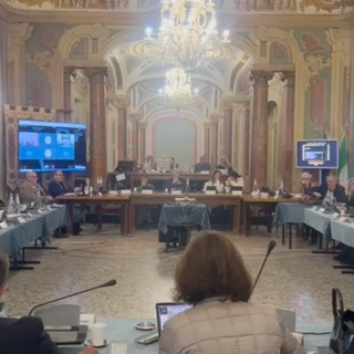 Lega sola in consiglio comunale contro Galimberti con i suoi oltre 1.500 emendamenti al bilancio dopo l'abbandono delle altre minoranze