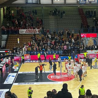 ULTIMA CONTESA - La Varese dei rimbalzi e di Stewart