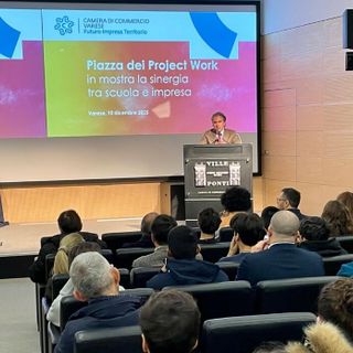 Piazza dei Project Work stamattina a Ville Ponti