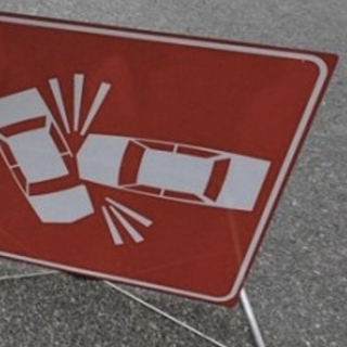 Auto sbatte in galleria, traffico bloccato sulla 336 di Malpensa