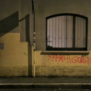 Minacce a Meloni, Gioventù Nazionale: «Pronti a ripulire il muro imbrattato a Busto»