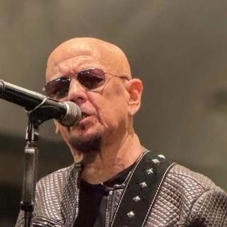 Enrico Ruggeri (foto dalla sua pagina Facebook ufficiale)