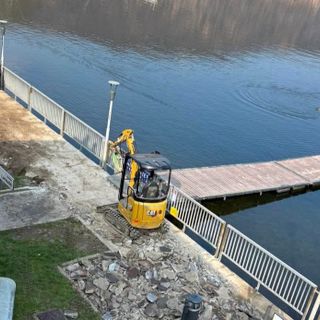 Lavori in corso sul lungolago di Porto Ceresio (foto dalla pagina Facebook del Comune)