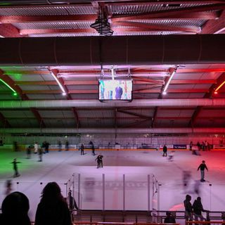 L'Acinque Ice Arena nella serata di inaugurazione delle Olimpiadi Invernali di Milano Cortina 2026 (Foto di Alessandro Umberto Galbiati)