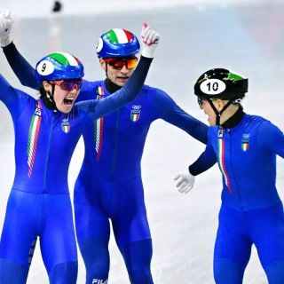 Milano-Cortina: impresa italiana nello short track, la staffetta mista è d'oro