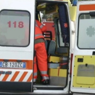 Ancora un incidente con una moto in viale Borri: soccorsi due giovanissimi