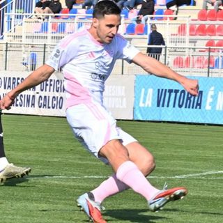 Manicone gol (foto Ghiotto - Varesina Calcio)