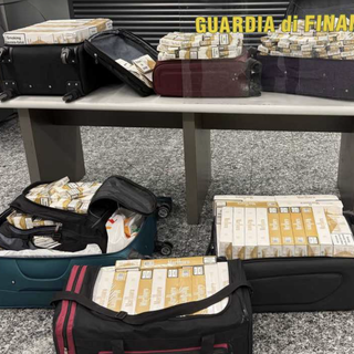 Alcune delle sigarette di contrabbando rinvenute a Malpensa
