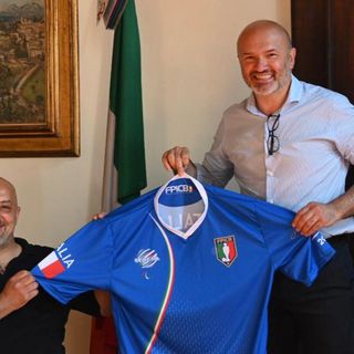 Il presidente Bonanno con il sindaco di Besozzo Coghetto alla presentazione della manifestazione di calcio balilla paralimpico del 2022