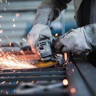 Lavoro, la Lombardia dei bassi salari: quasi un dipendente su due guadagna meno di 25mila euro Lavoro, la Lombardia dei bassi salari: quasi un dipendente su due guadagna meno di 25mila euro