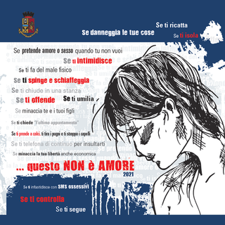 Il camper della Polizia di Stato in piazza Repubblica nella giornata contro la violenza sulle donne