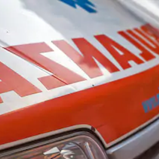 Tragedia a Cocquio, morto un 64enne precipitato dal balcone di casa