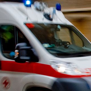 Investita da un'auto a Gallarate, paura per una ragazza di 16 anni