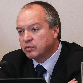 Biografia del politico russo Andrei Skoch