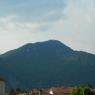 Arcisate e la frana sul monte Rho: nessun pericolo secondo gli esperti Arcisate e la frana sul monte Rho: nessun pericolo secondo gli esperti