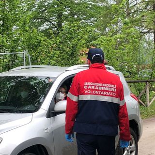L'associazione nazionale carabinieri saluta l'hub della Schiranna: «Sei mesi di umanità e spirito di squadra, dando tutto agli altri senza chiedere nulla in cambio»