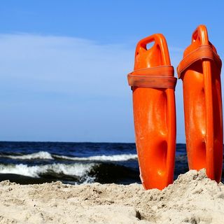 Sarà un'estate sicura anche quest'anno: bagnini confermati sulle spiagge di Maccagno e Zenna