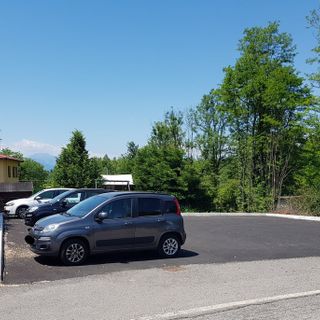 Il nuovo parcheggio (foto dalla pagina Facebook di Insieme per Bardello) Il nuovo parcheggio (foto dalla pagina Facebook di Insieme per Bardello)