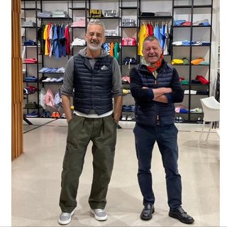 Carlo e Andrea Porrini nel loro negozio di Besozzo