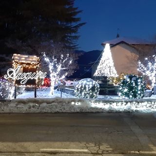 Brissago Valtravaglia immersa nel Natale tra luci e colori