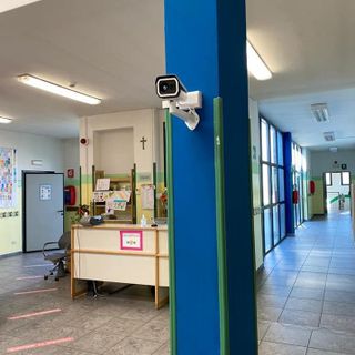 Scuola anti Covid a Cadrezzate: due termo scanner fissi per misurare la temperatura ai bambini