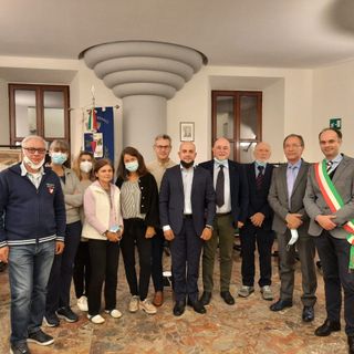 A Caravate un consiglio comunale dedicato alle premiazioni di cittadini