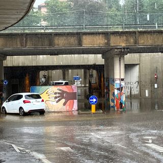 Il sottopasso di Casorate Sempione allagato (foto dalla pagina Facebook "Casorate Sempione: il paese che vorrei")