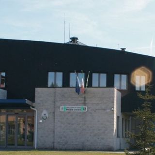 L'omaggio riconoscente e il ricordo affettuoso di Cavaria con Premezzo a tre insegnanti recentemente scomparsi