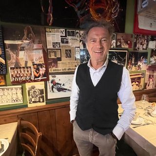 Cesare Lorenzini tra i tavoli del leggendario "Bologna"