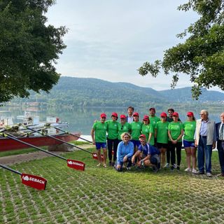 Varata oggi a Corgeno sul lago di Comabbio l'imbarcazione Jole da 8 vogatori: per vincere la sfida dello sport e della lotta ai tumori