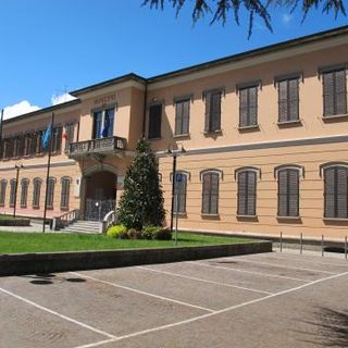 Fase due, il Comune di Cantello aderisce alla campagna dell'Anpci per chiedere la riapertura di parrucchieri e centri estetici