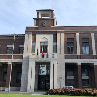 Luino: l’Amministrazione e i bandi pubblici, due rette parallele...