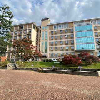 Finiti i lavori al tetto del Padiglione Centrale di Luino. Pronti per ripartire con la ristrutturazione del quinto piano