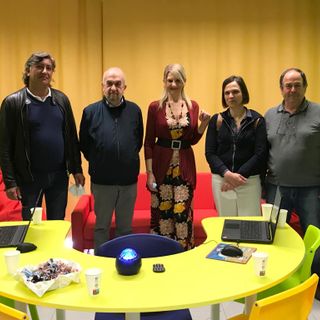 Da sinistra: il responsabile dell’ufficio tecnico della provincia Luca Nico, il sindaco di Bisuschio Giovanni Resteghini, la dirigente scolastica Carmen Sferlazza, la referente per l'inclusione Tiziana Codispoti, il tecnico Antonino Bonomo
